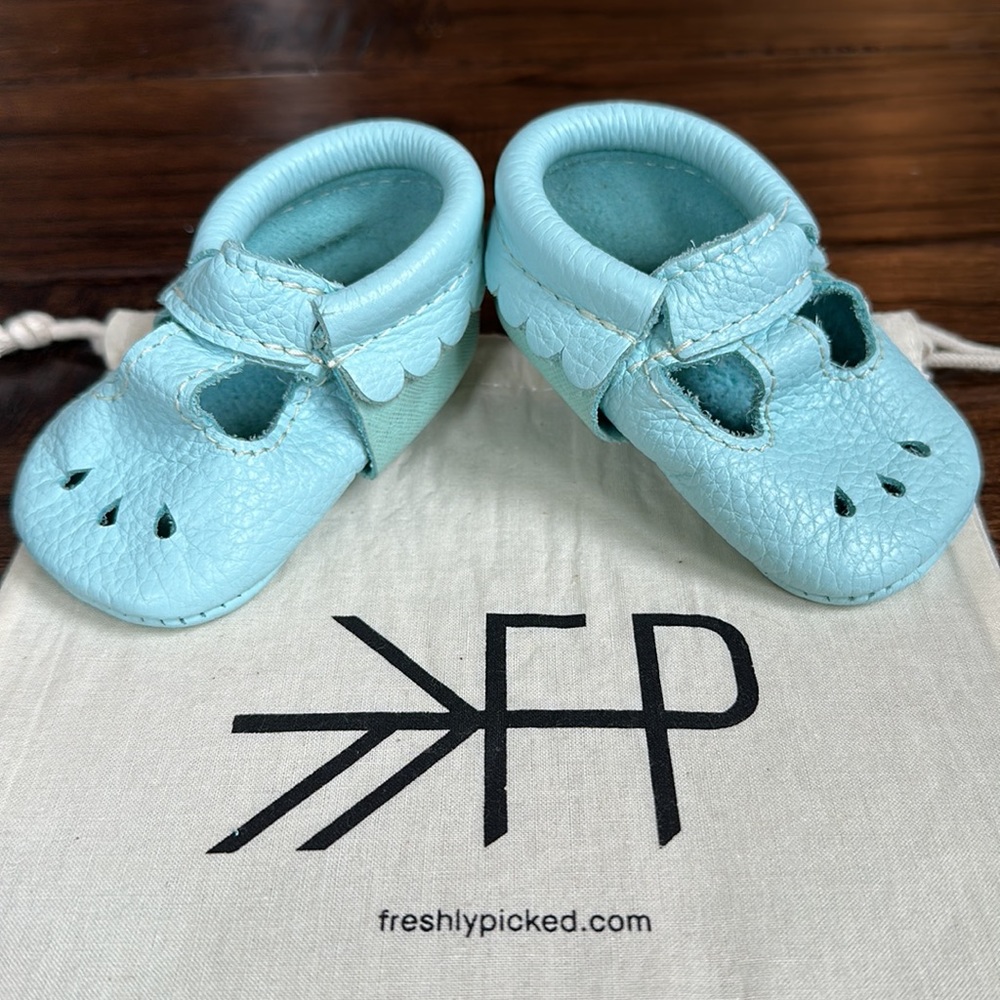 Freshly Picked Soft Sole Mary Janes, size 2.